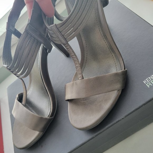 Kenneth Cole heels - Picture 2 of 4